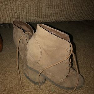 Steve Madden booties size 8